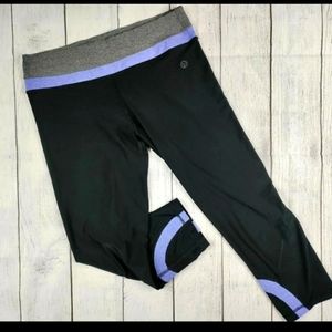 VOGO Athletica Cropped Leggings